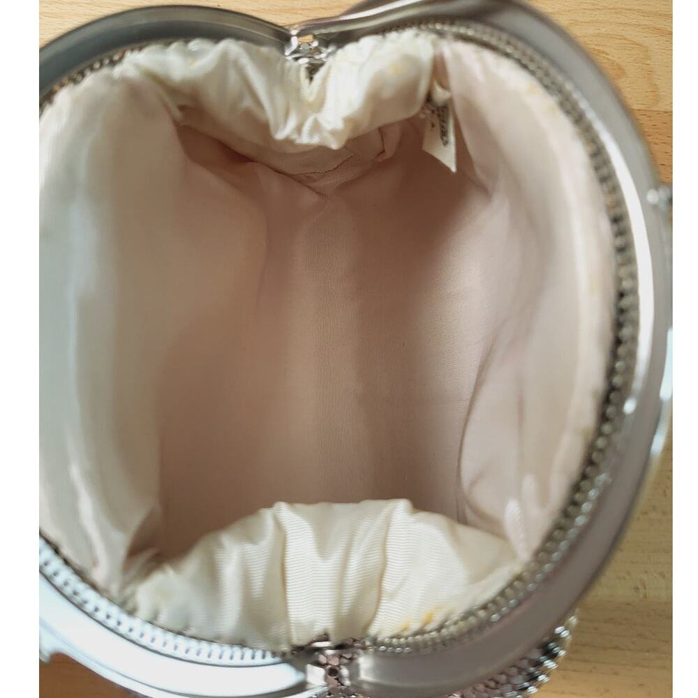 Vintage Whiting & Davis Silver Mesh Kiss Lock Dome Shape Bag Made in USA - Picture 6 of 7